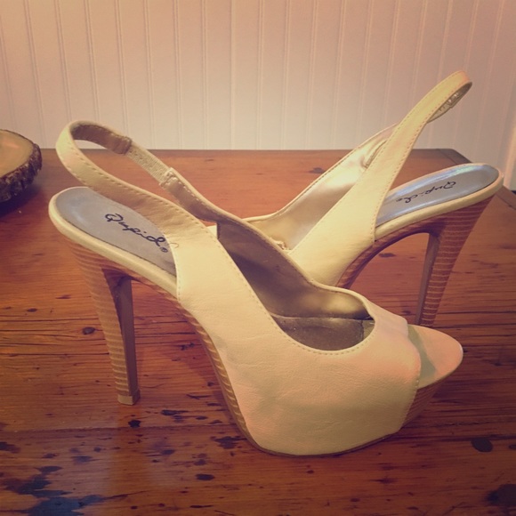 Qupid peep toe heels - Picture 1 of 2